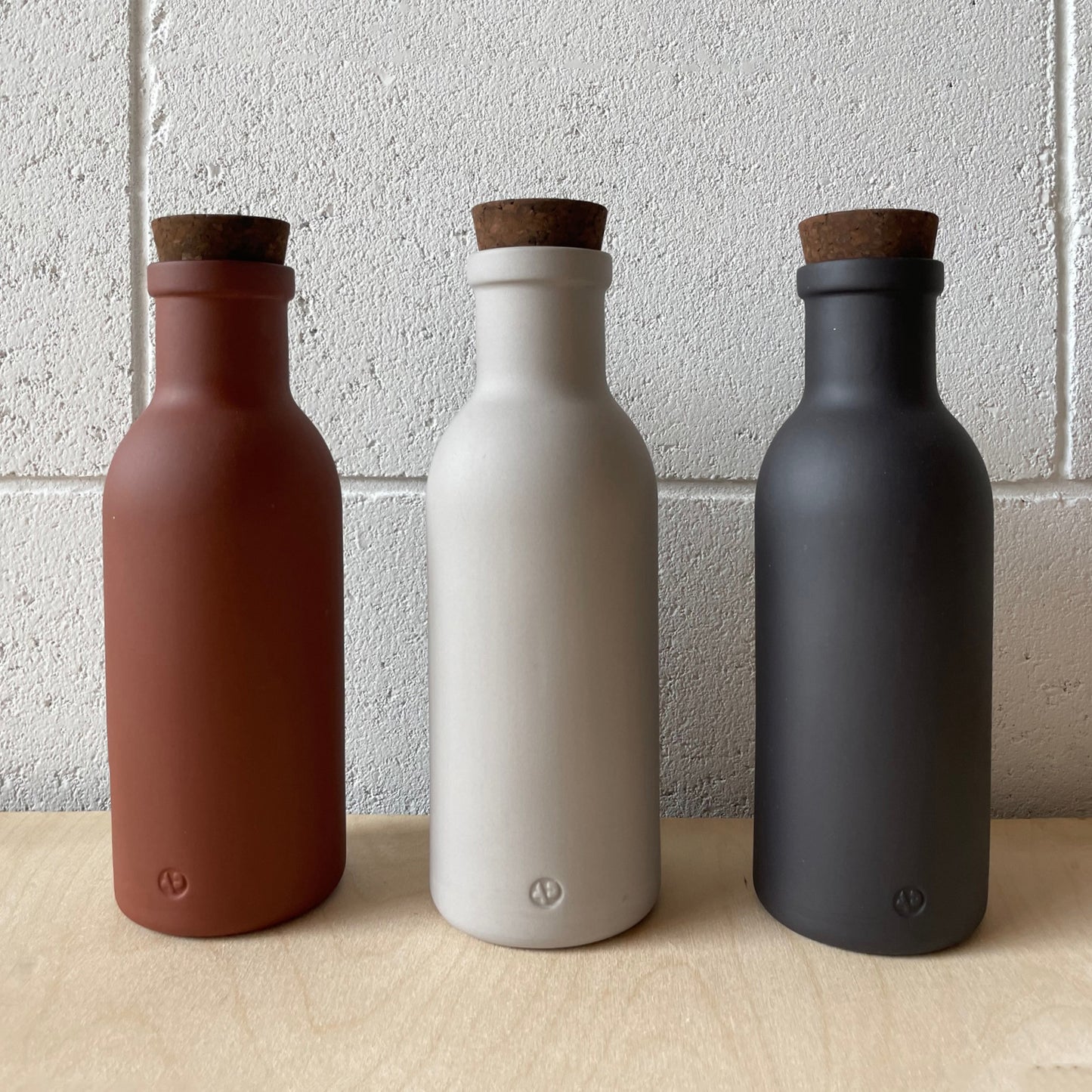 COLOMBO water / milk /juice porcelain bottle w/ natural cork